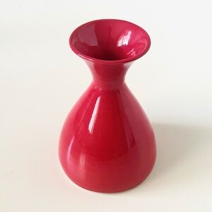 Material Good Little Shirley Vase  “HOT TAMALE”